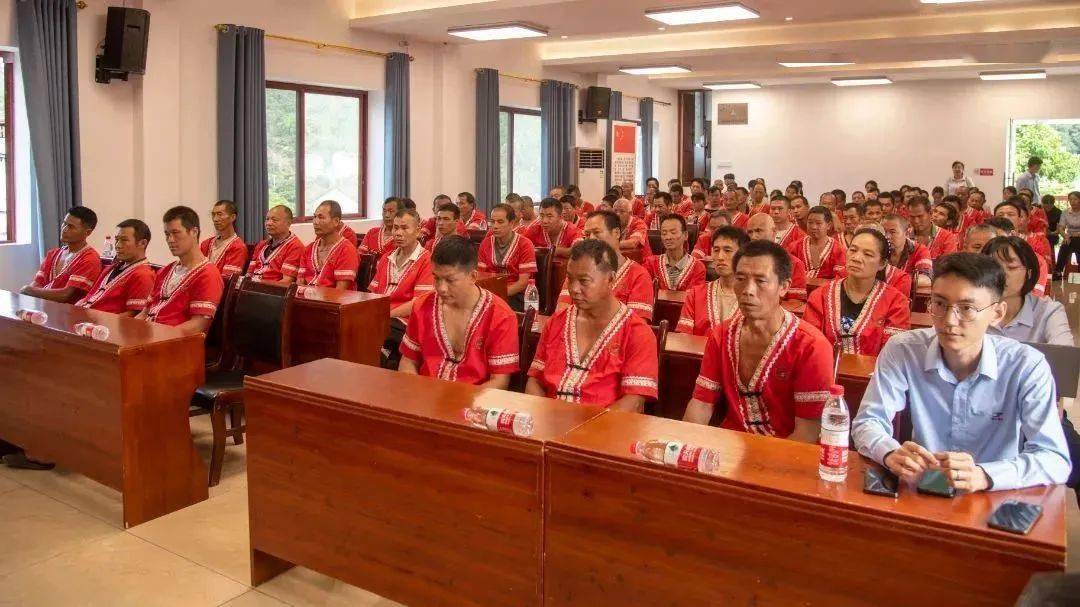 公司总经理廖浩表示,公司将牢记安全发展理念,牢固树立安全意识,落实