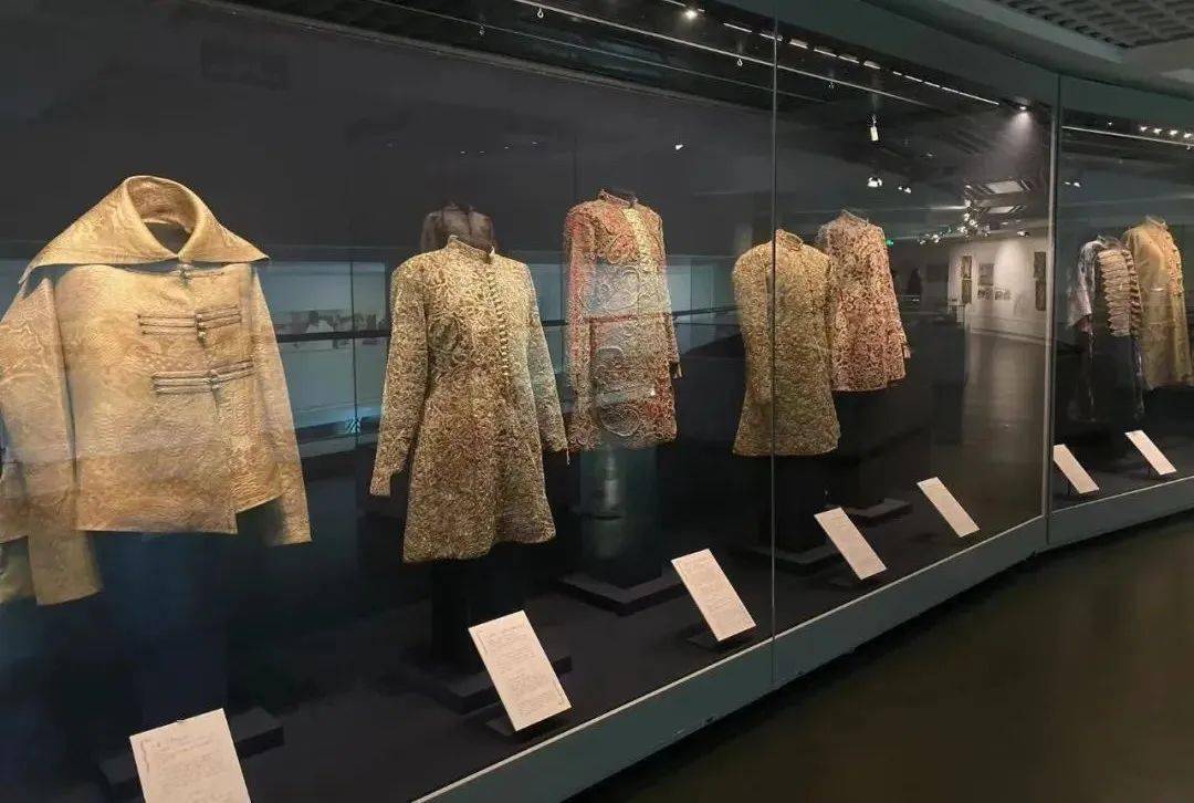 展览| "丝路绮粲:16-17世纪匈牙利艾斯特哈兹家族丝绸服饰展"在中国