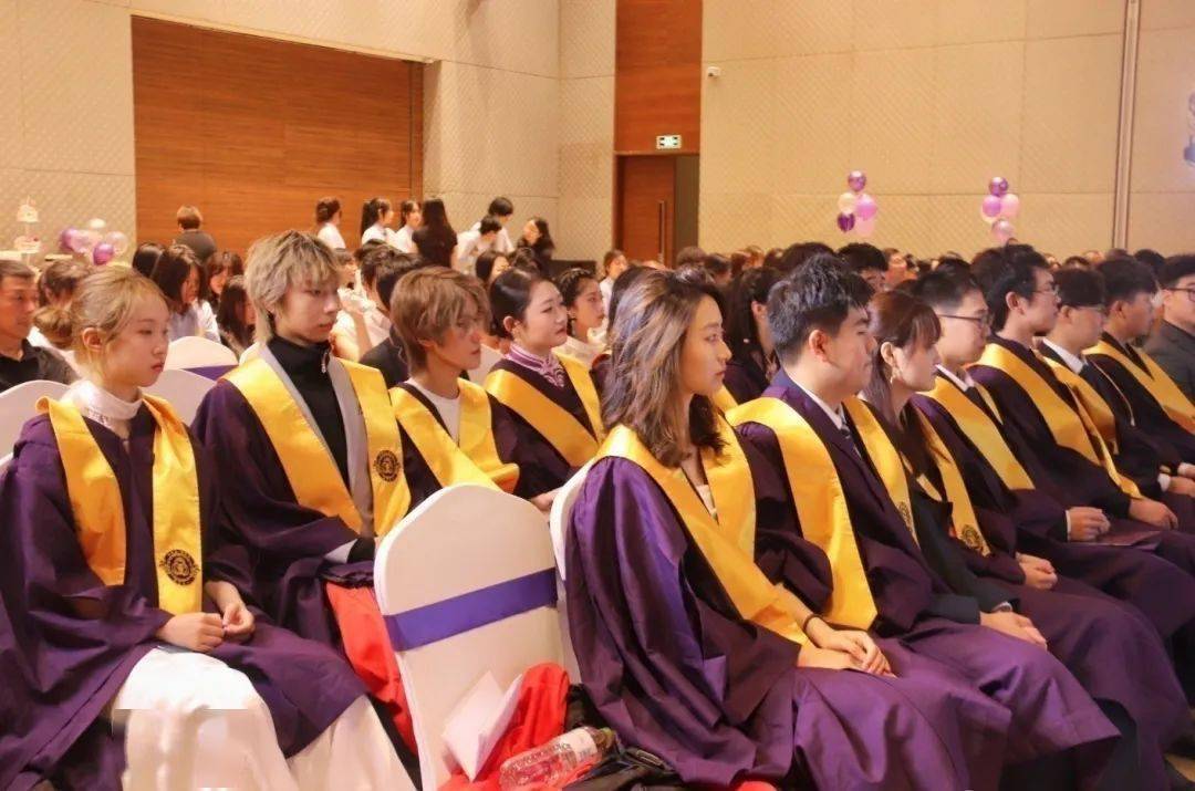 感动!青岛格兰德中学国际部的"最后一课"这样上_毕业_名单_世界