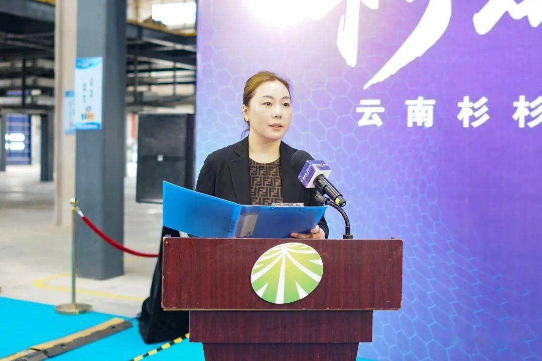 杉杉科技董事长李凤凤在投产仪式上表示,杉杉科技是中国锂电负极材料