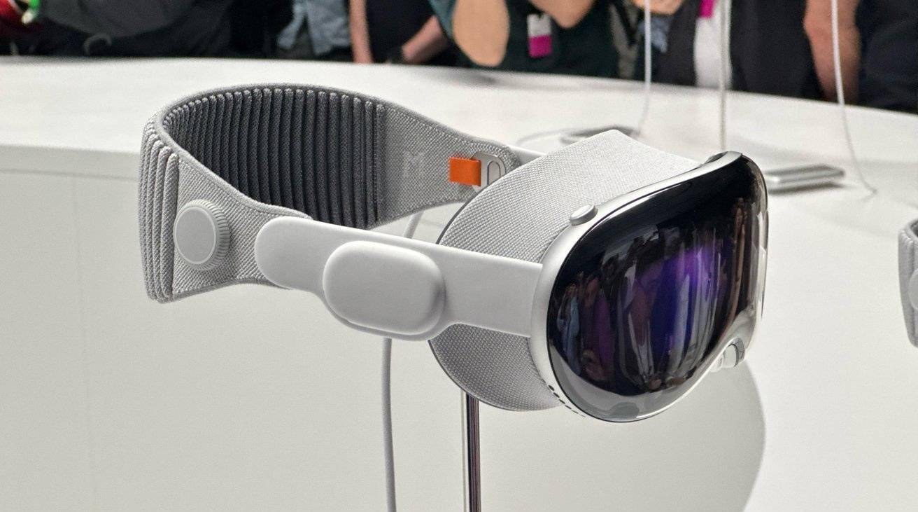 消息称苹果曾考虑为Vision Pro配备VR控制器 但最终还是放弃了