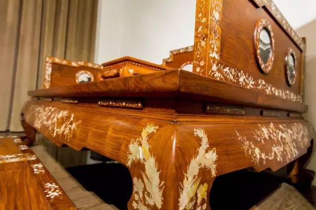 身家390亿女富婆:在北京买下一条街,投8亿建会所,李嘉诚都成会员!