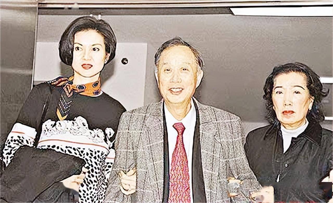 林建名:76岁与小51岁女星玩爷孙恋,自爆女友上千,84岁患病去世