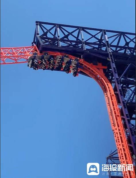 秦皇岛一景区过山车停电多名游客倒挂半空_领导_河北_保养