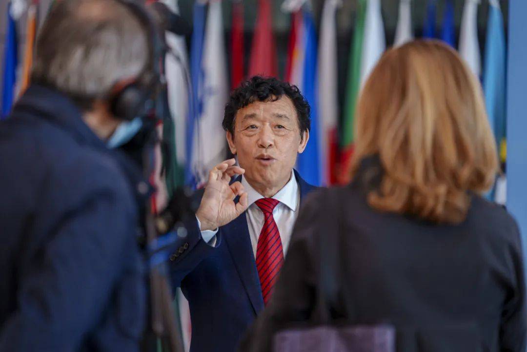 新闻8点见丨线上偷拍产业调查;法国这场骚乱为何如此严重?