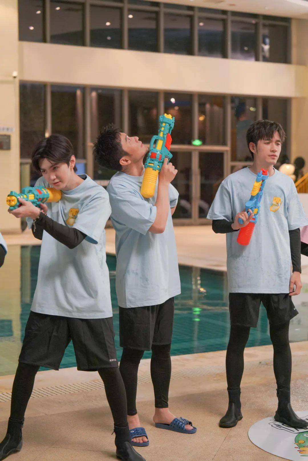 下的水疗大厅来这里打卡陈哲远同款夏日泳池小游戏水枪大战,游泳比赛