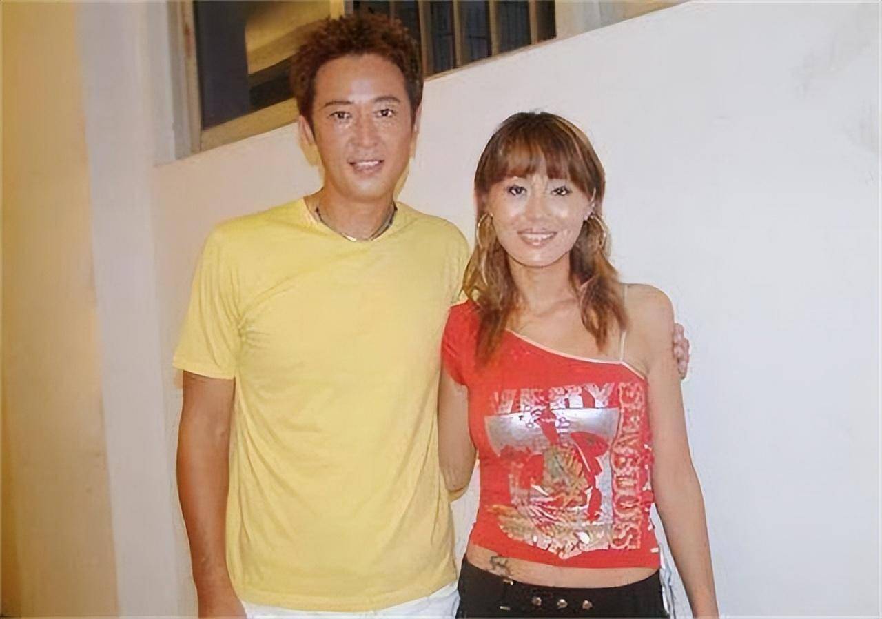 汪正正,磁性嗓音超迷人,他妻子张静宇近照,揭秘两人的感情经历_北京