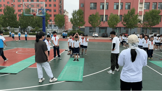 特色课程促双减五育并举绘奇章——莘县甘泉学校特色课程汇报与音体美