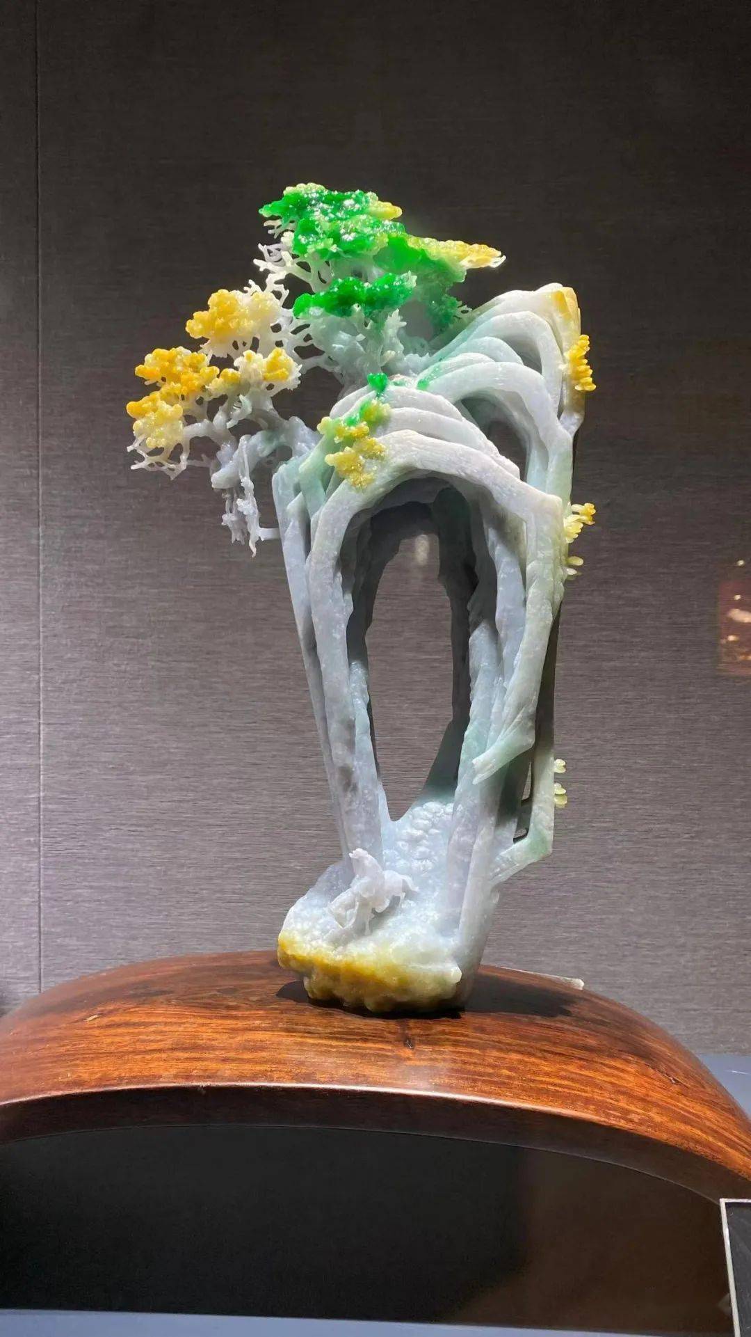 玉雕大师是怎样炼成的——记2023广东揭阳德馨文化艺术节工艺美术"