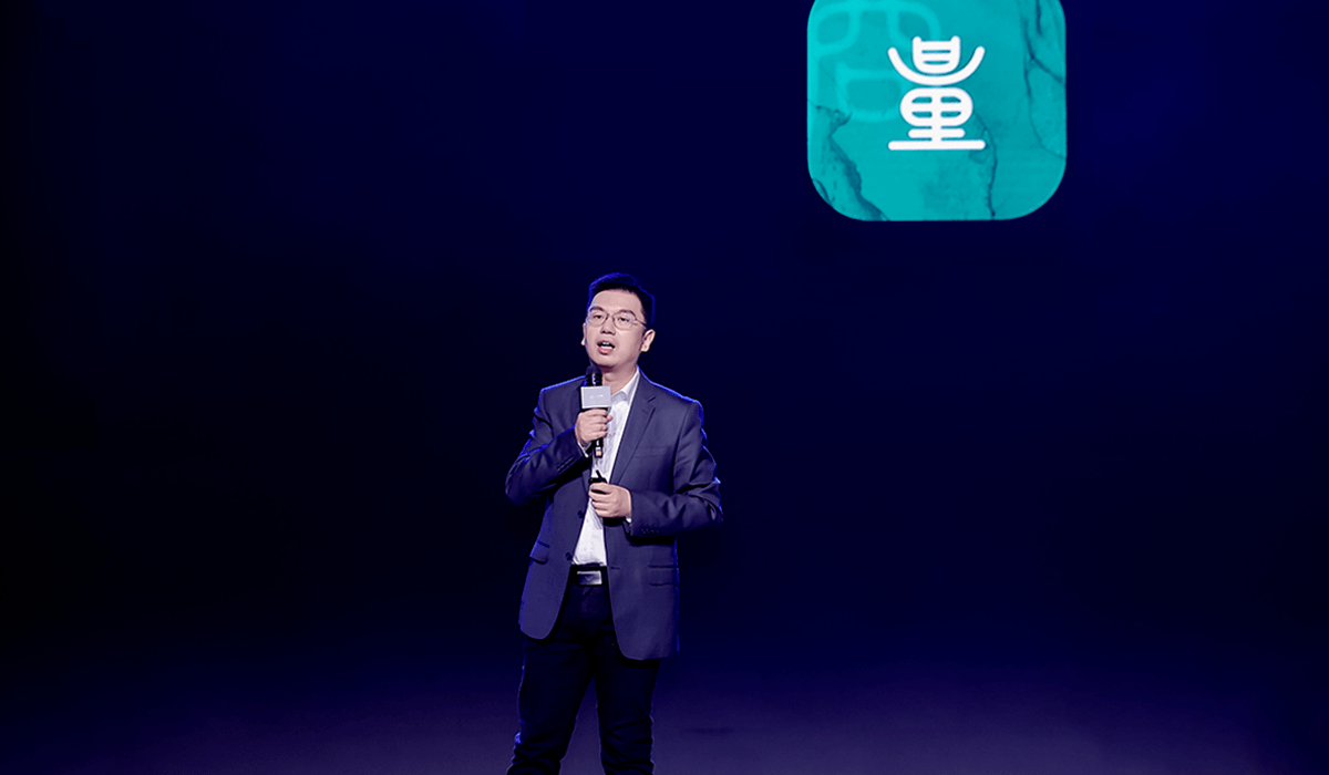 商汤科技董事长兼ceo徐立在产品发布环节中讲到:"大模型的突破掀起了