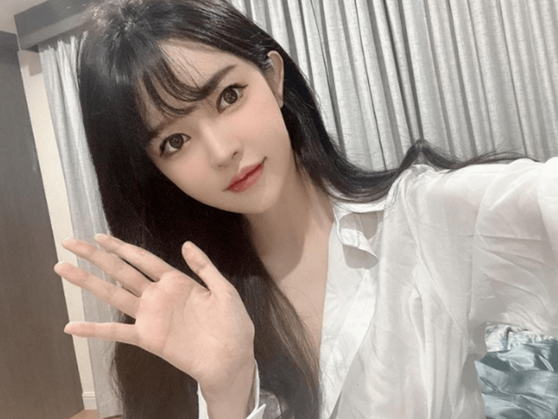 韩国女歌手李尚恩厕所离奇死亡,此前身体并无异状,是意外,还是谋杀?