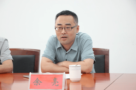 调研组一行先后参观了枞阳县图书馆内"黄镇纪念馆","枞阳名人馆",少儿