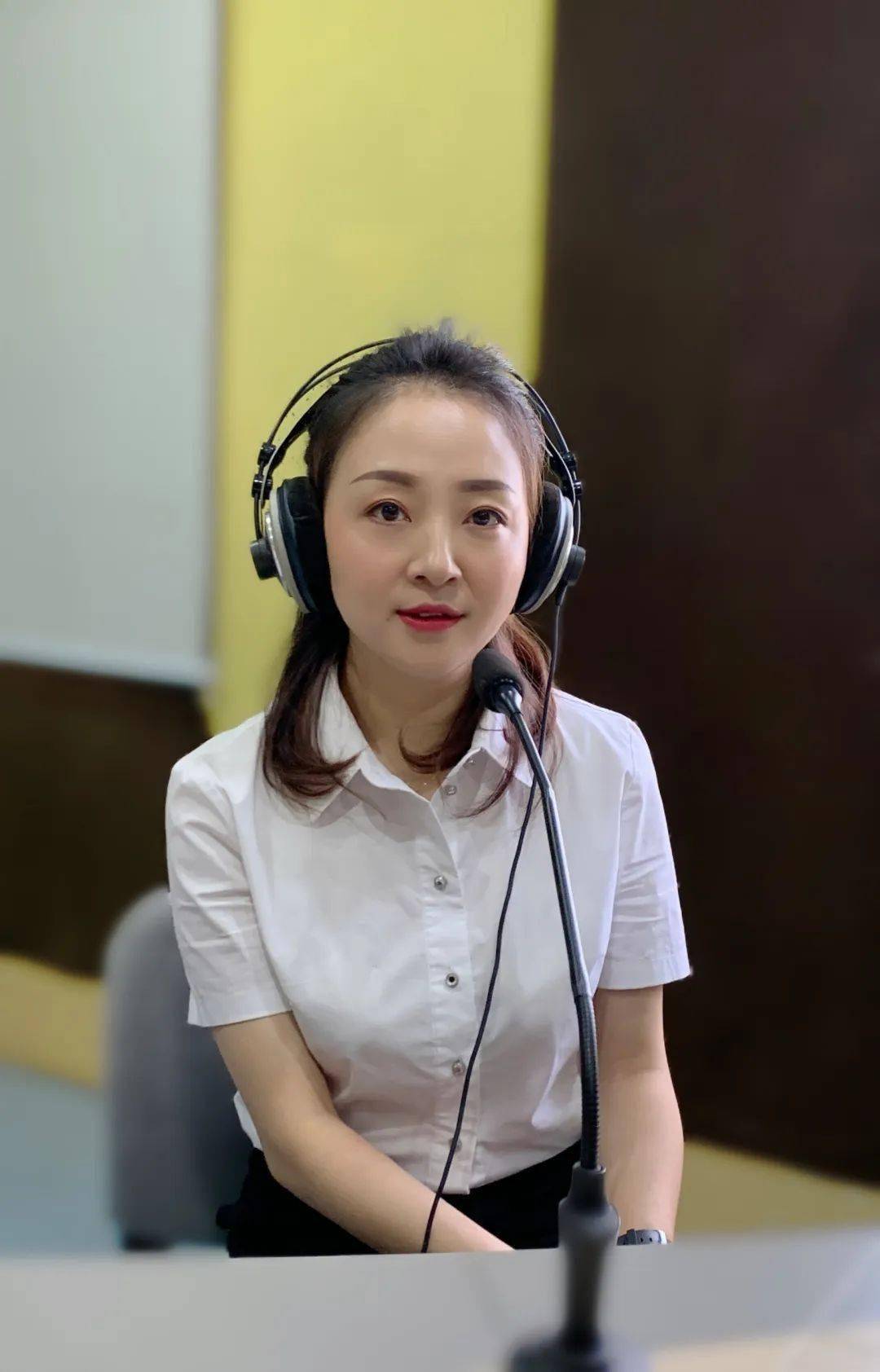 市中区对口帮扶工作队队员:市中区教育局办公室工作人员,挂职峨边县