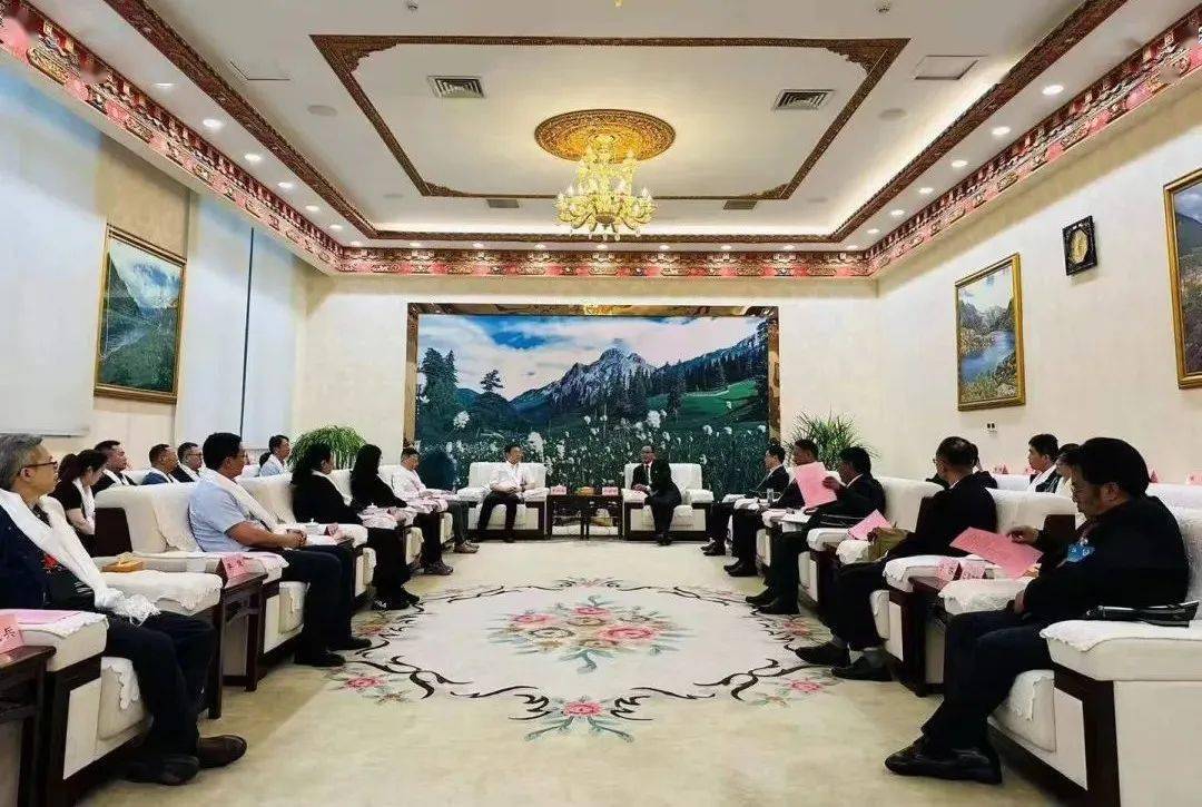 2023年重庆名师送教活动在西藏昌都举行_教学_察雅县_李劲渝