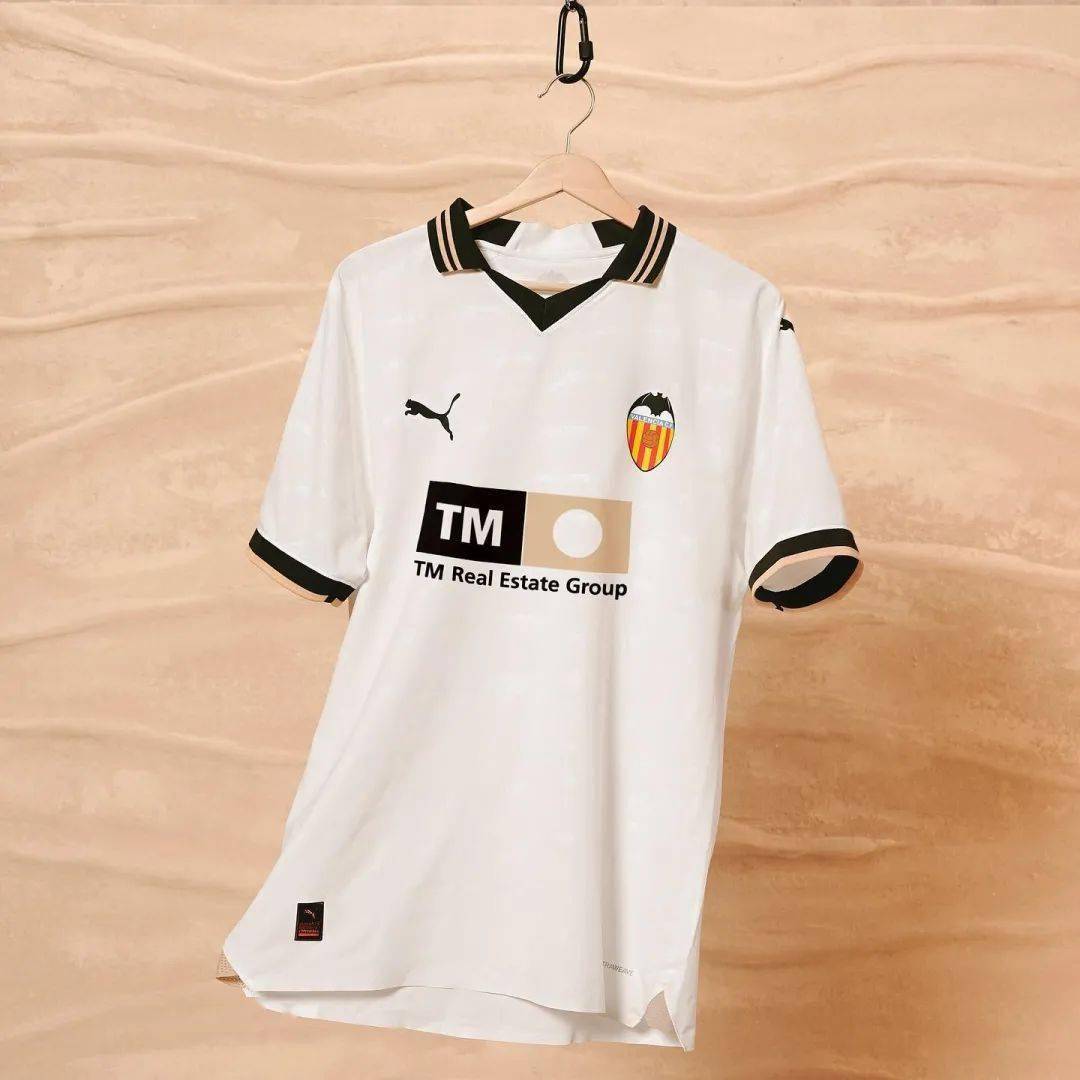 puma推出瓦伦西亚2023/24赛季主客场球衣