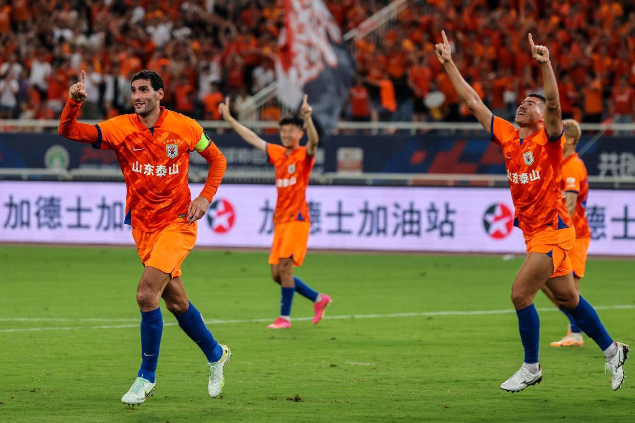 足球——中超:山东泰山胜上海申花_比赛_泰山队_新华社