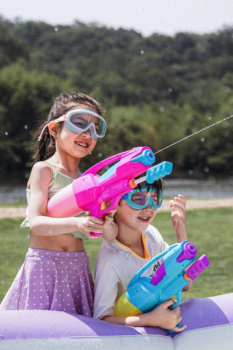 夏天感觉满分啊太太太好看了强烈推荐粉色配色的水枪toi 图益这款充气