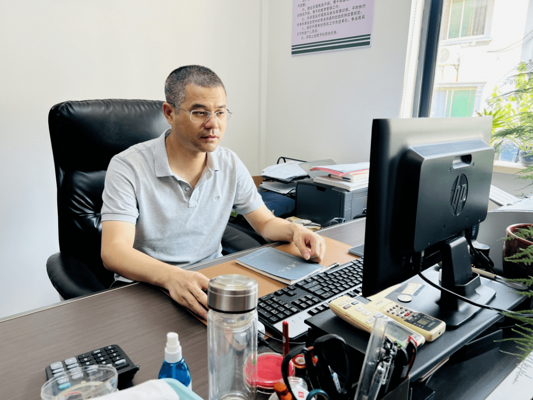 松陵:做村和社区的"贴心"人——记吴江区第十七届人大代表沈建强