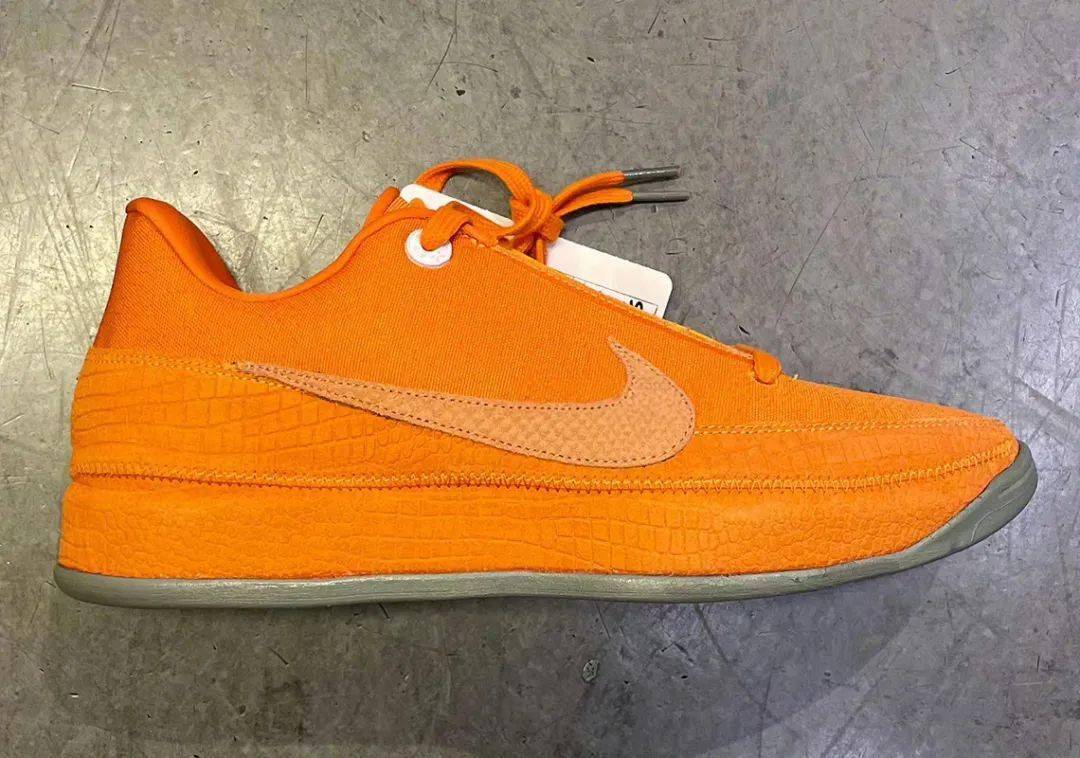 对于德文·布克的这双初代签名鞋nike book 1,你看好吗?