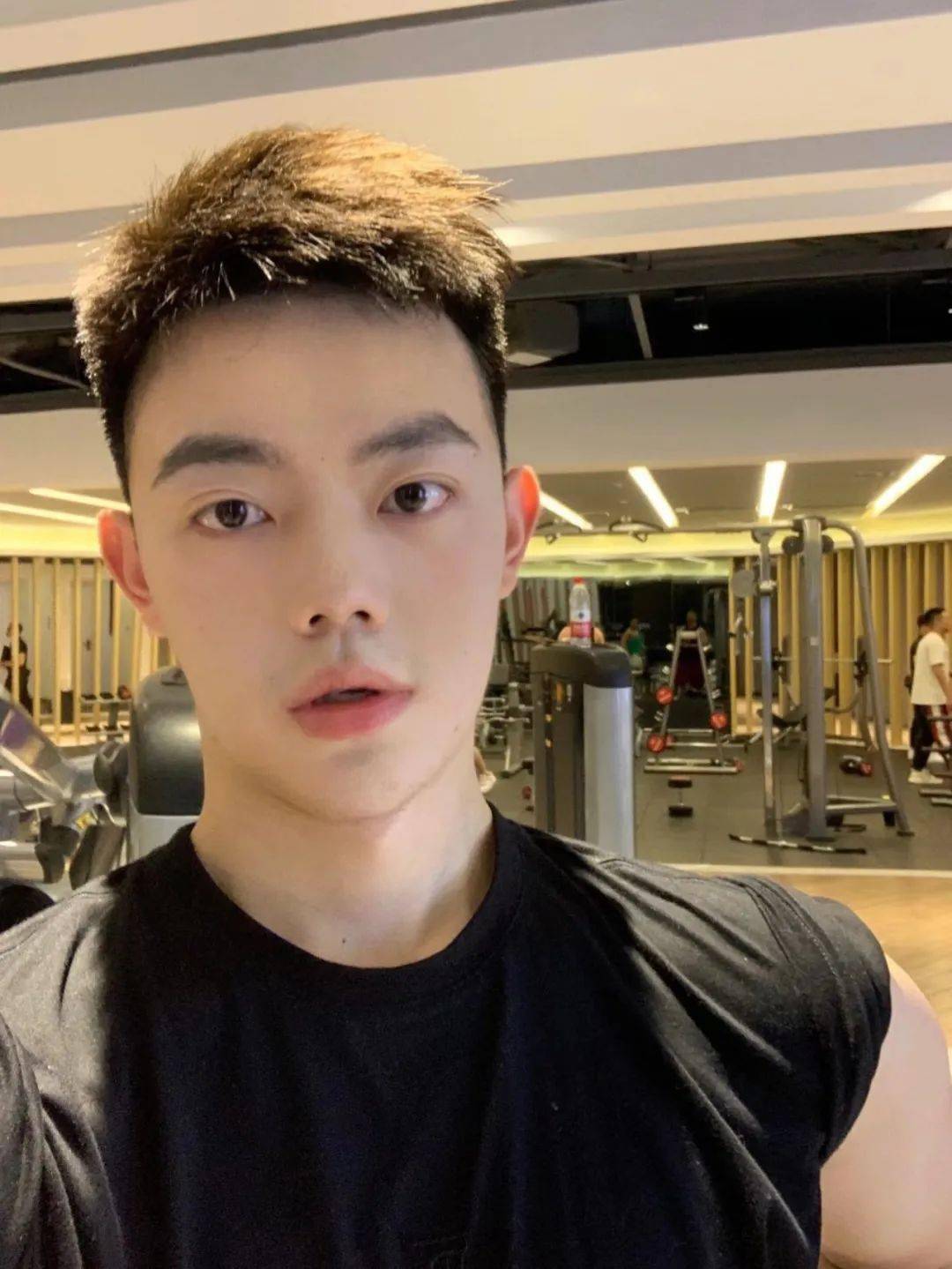 男生留短发才是夏天该有的样子