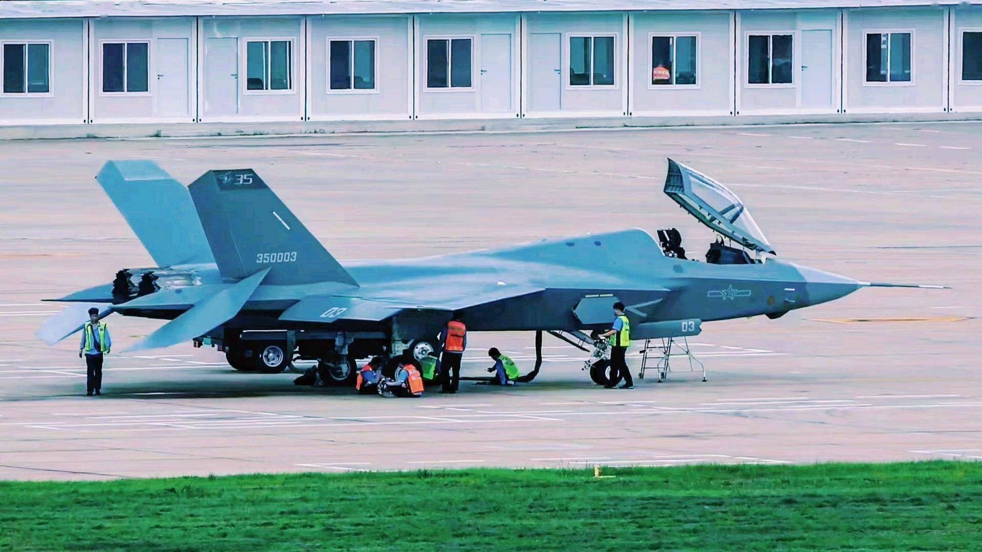 该占的便宜一定要占_黑鹰直升机_解放军_美军