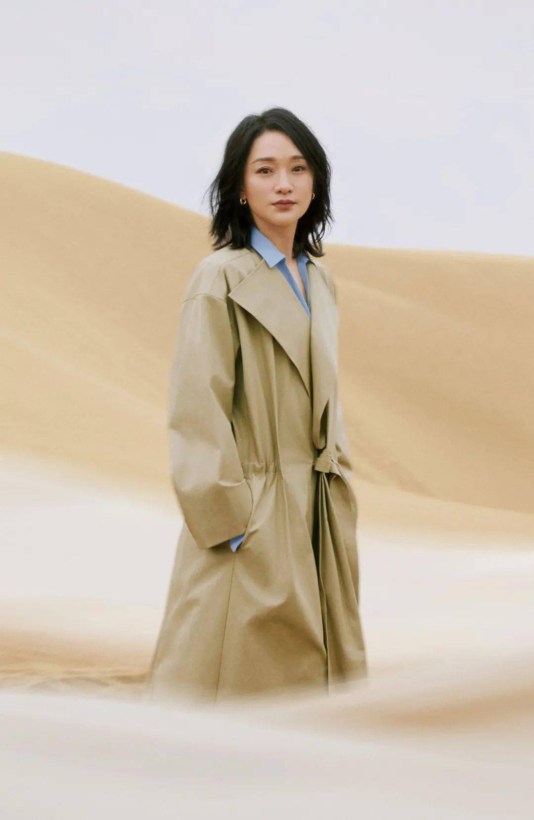 less秋上新丨与周迅共赴沙漠 感知静谧的流动