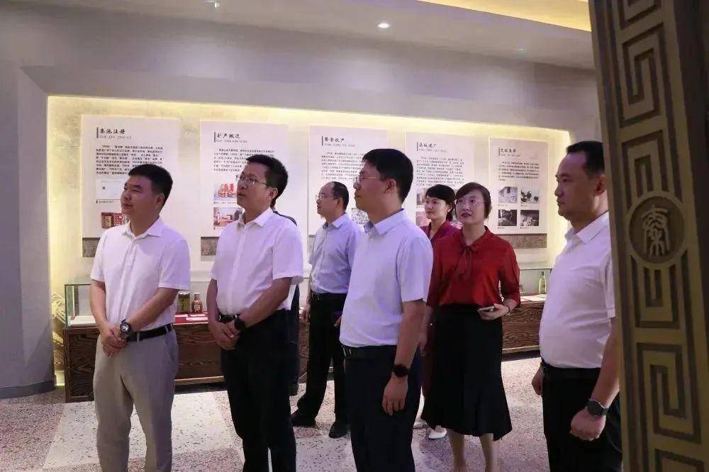 7月13日,陕西省华阴市市委副书记,市长孟渭川带队到城关街道调研.