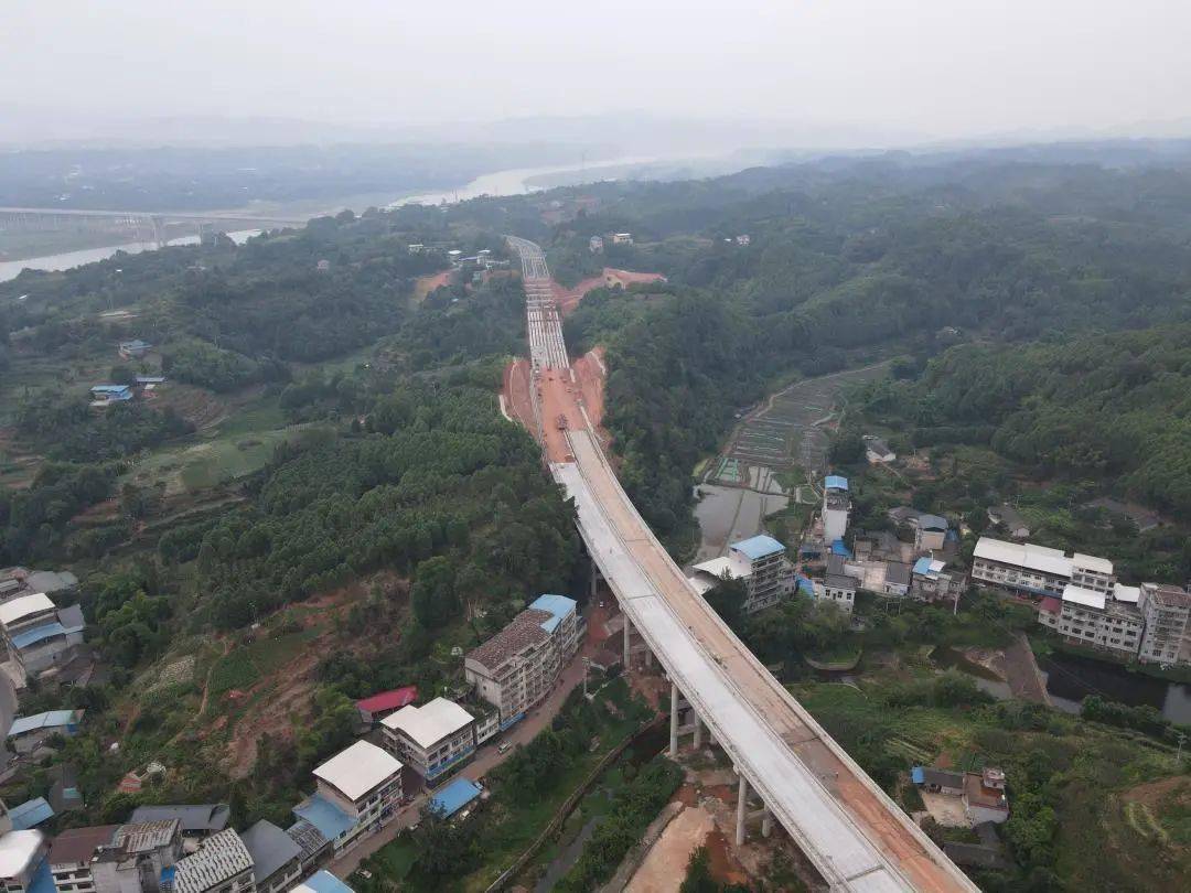 省道s310线观音至泥溪二标段起于泥溪镇茅溪沟成贵铁路桥南侧,与一