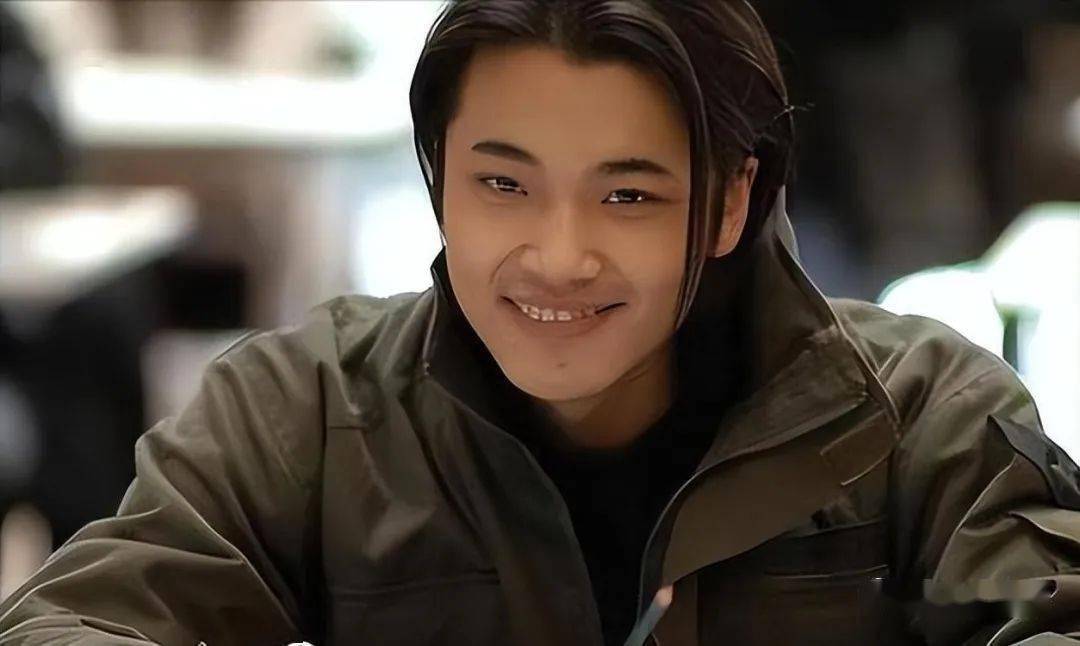 帅哥演员薛皓文:父亲曾是《新闻联播》主播,他因一身肌肉遭误解_父母