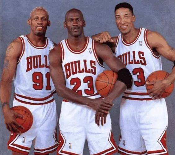 乔丹抱的大腿真粗啊!詹姆斯也望尘莫及!_皮蓬_防守_韦德