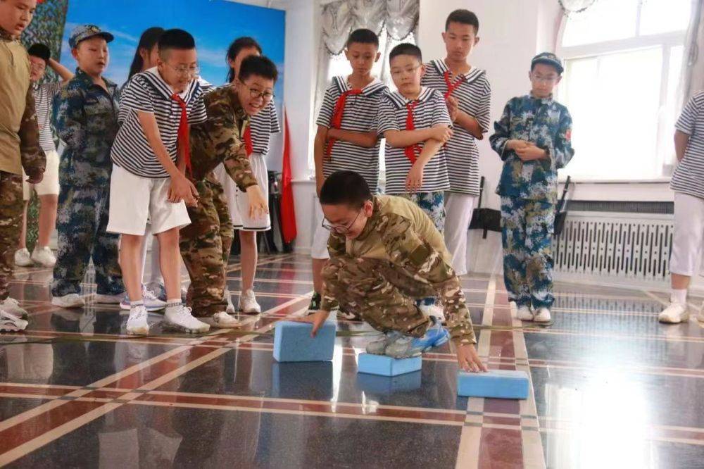 佳木斯市第六小学：学生暑期进军营 国防教育润童心