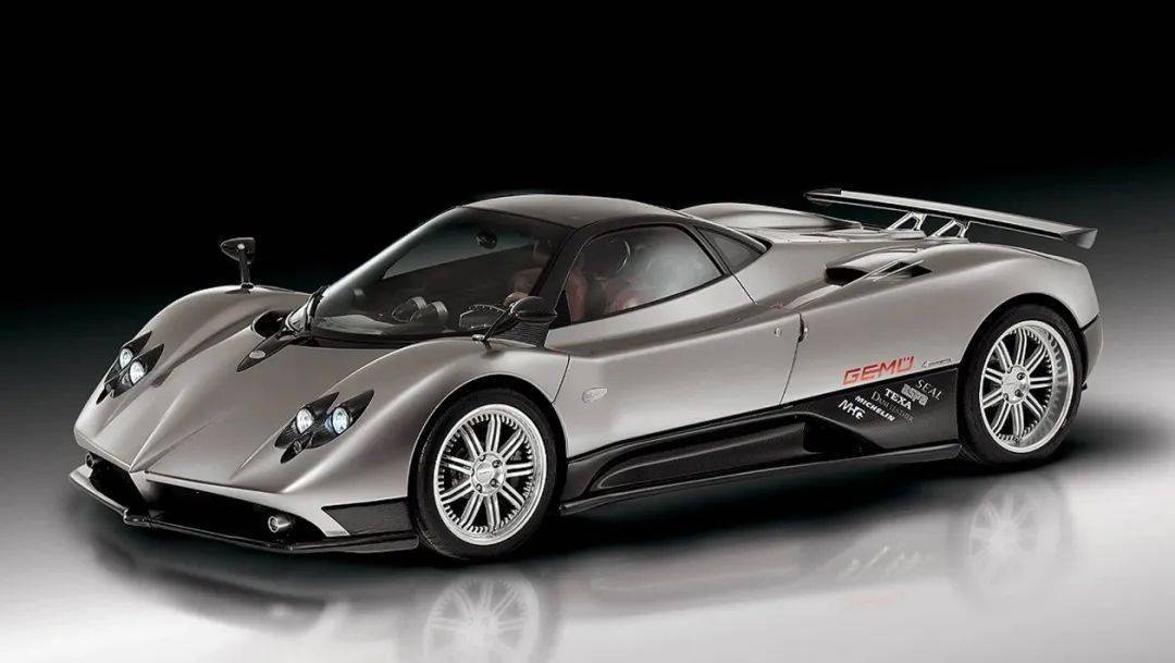 在英国top gear赛道的圈速成绩击败了帕加尼zonda f roadster和布加迪