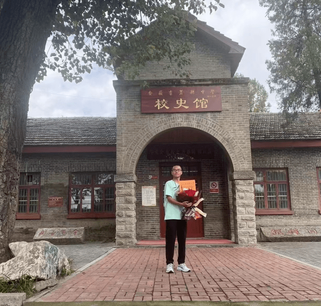 祝贺萧县梅村中学_指尖