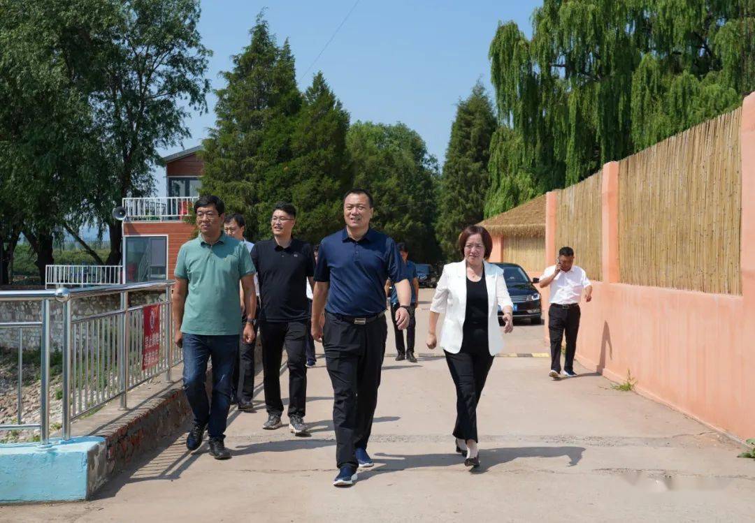 7月17日上午,市人大常委会副主任,县委书记李贵富深入迁西县房官营