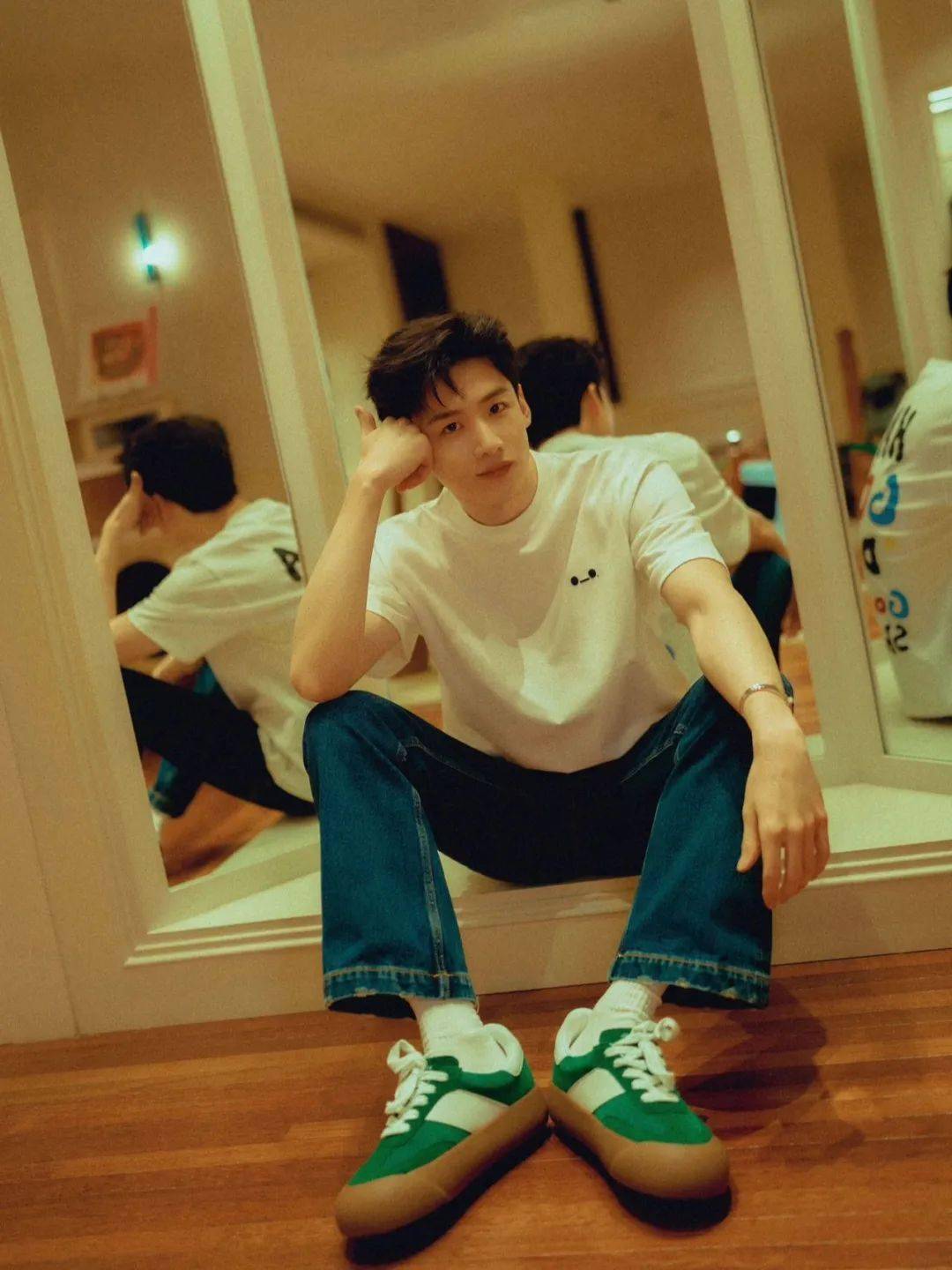 就连"爱鞋如命"的白敬亭也入坑彩色德训鞋多时.