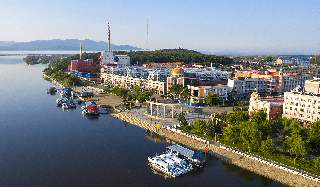 蜜淌乌苏 黑蜂之都_饶河_东北_发展