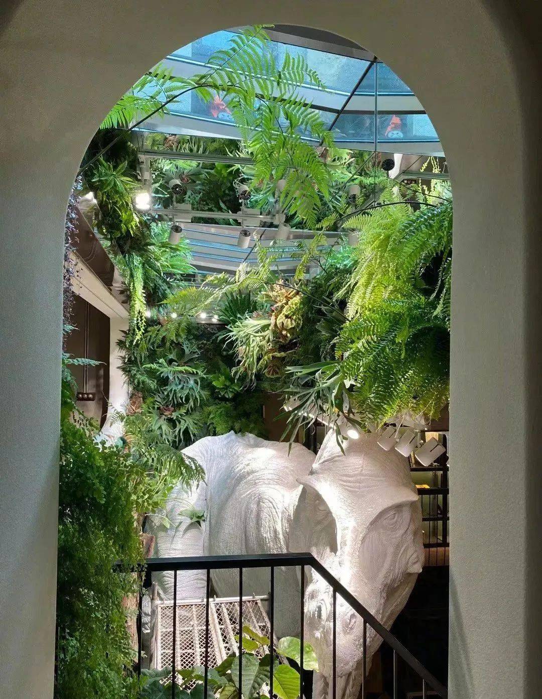 住顶级豪宅,20年不上班,被女儿痛苦"折磨"_水哥_孩子_王昱珩