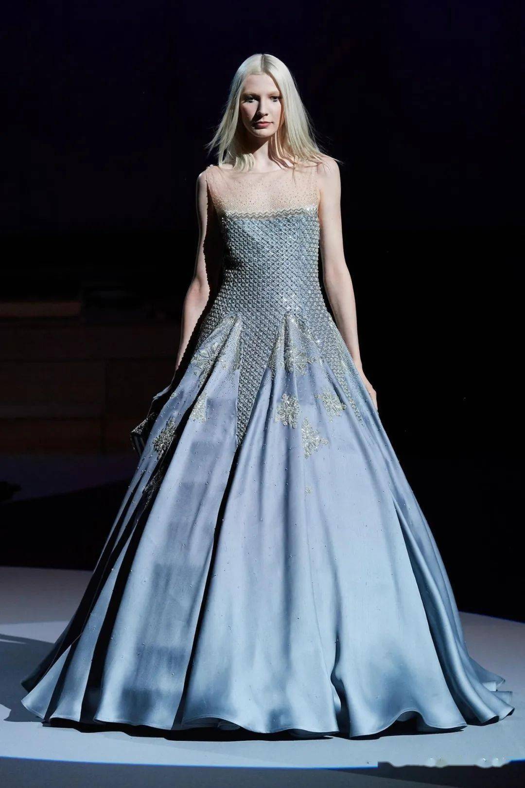 秀场| julien fournie 2023 秋冬高级定制时装秀_趋势_星标_设计