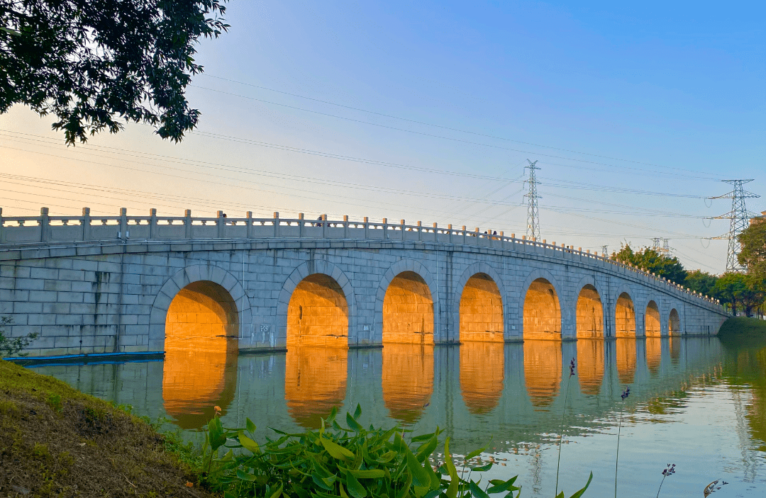 顺峰山公园九曲桥图片