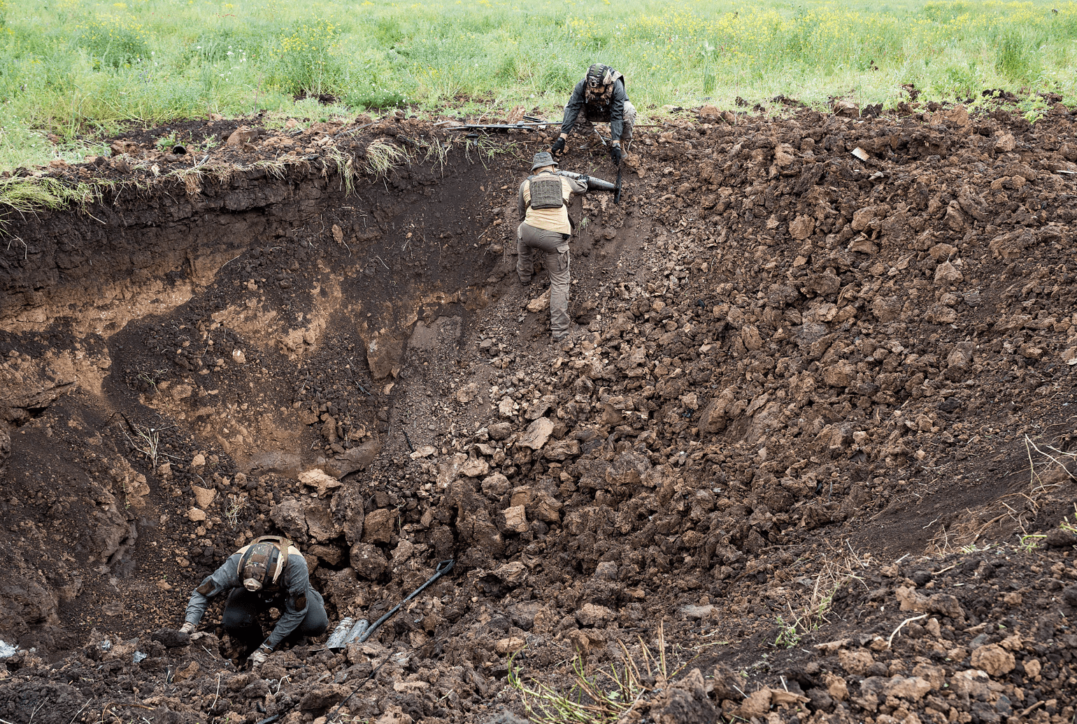 “弹药”联合国官员：乌克兰三分之一国土布满地雷、集束炸弹！专家：或757年才能排光……