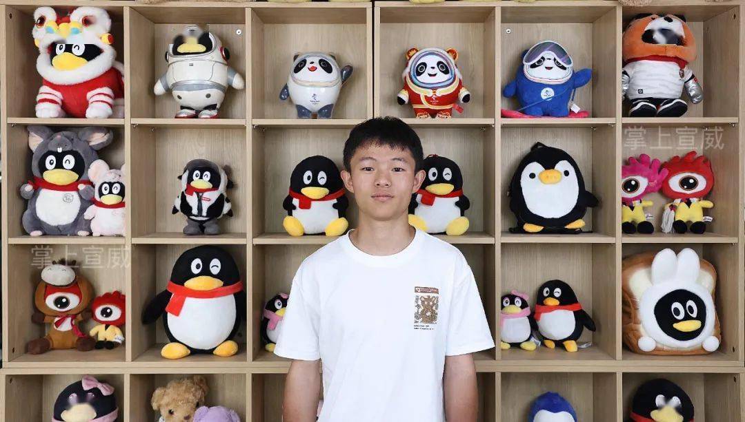 跃语文:彭泽跃,数学:余琦英语:李压凤,物理:付卫仙化学:黄帅文生物