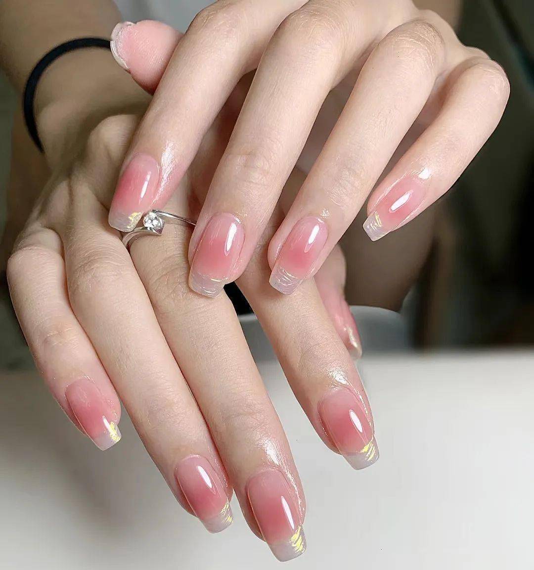 夏季清爽美甲大赏,充满活力与清凉!