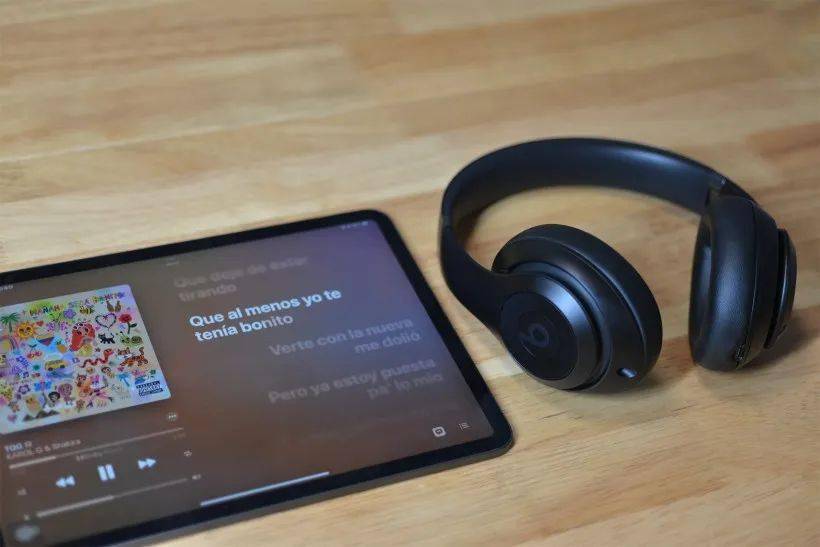 beats studio pro 上手评测:经典依旧,体验更佳_耳机_包装_logo