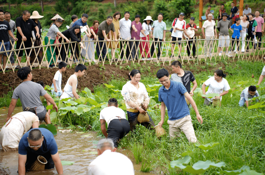 2023世界旅游小姐浙江赛区总决赛暨磐安县尖山镇湖上村第七届"天笑