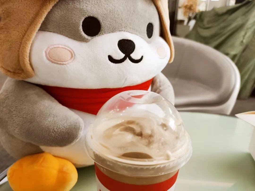 总的来说大家如果想尝鲜的话可以试试,如果你觉得百事可乐是洁厕灵的