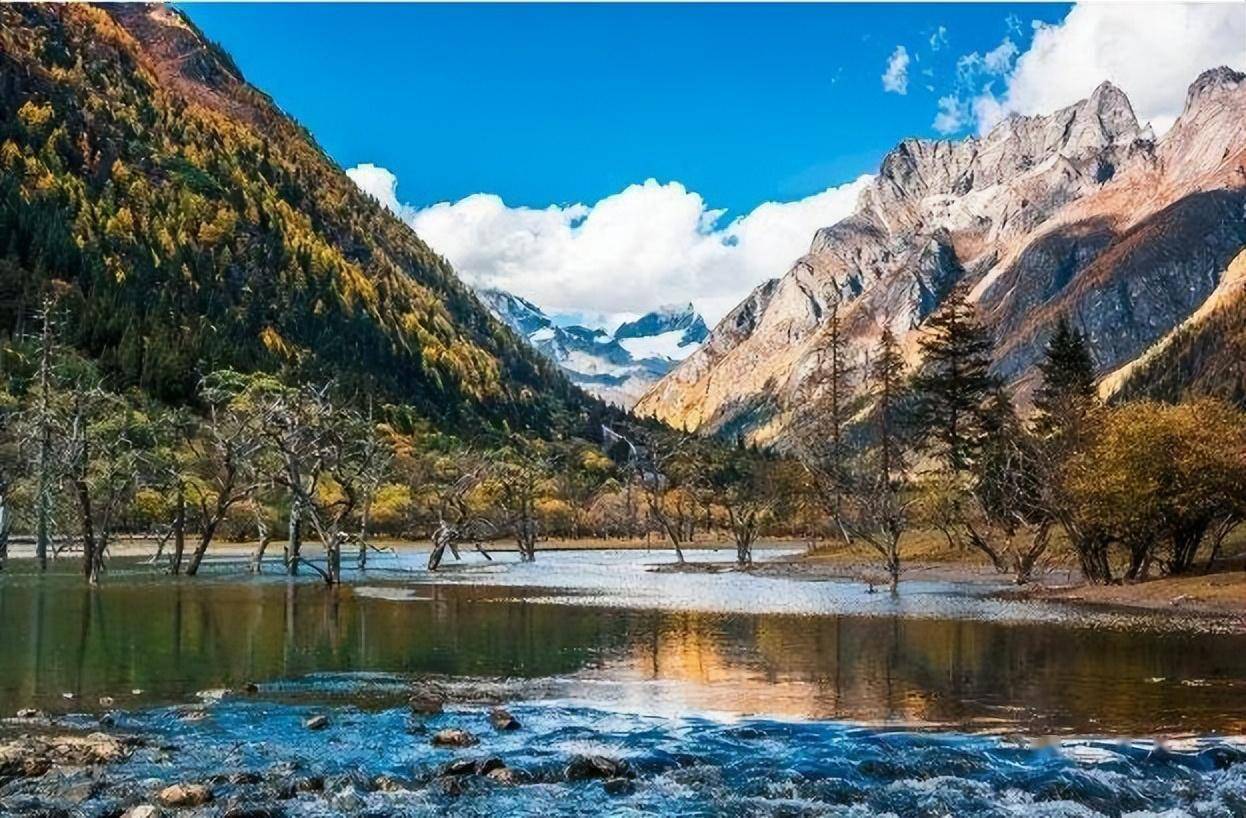 四川阿坝虹桥沟景色_红叶_玛嘉_海子