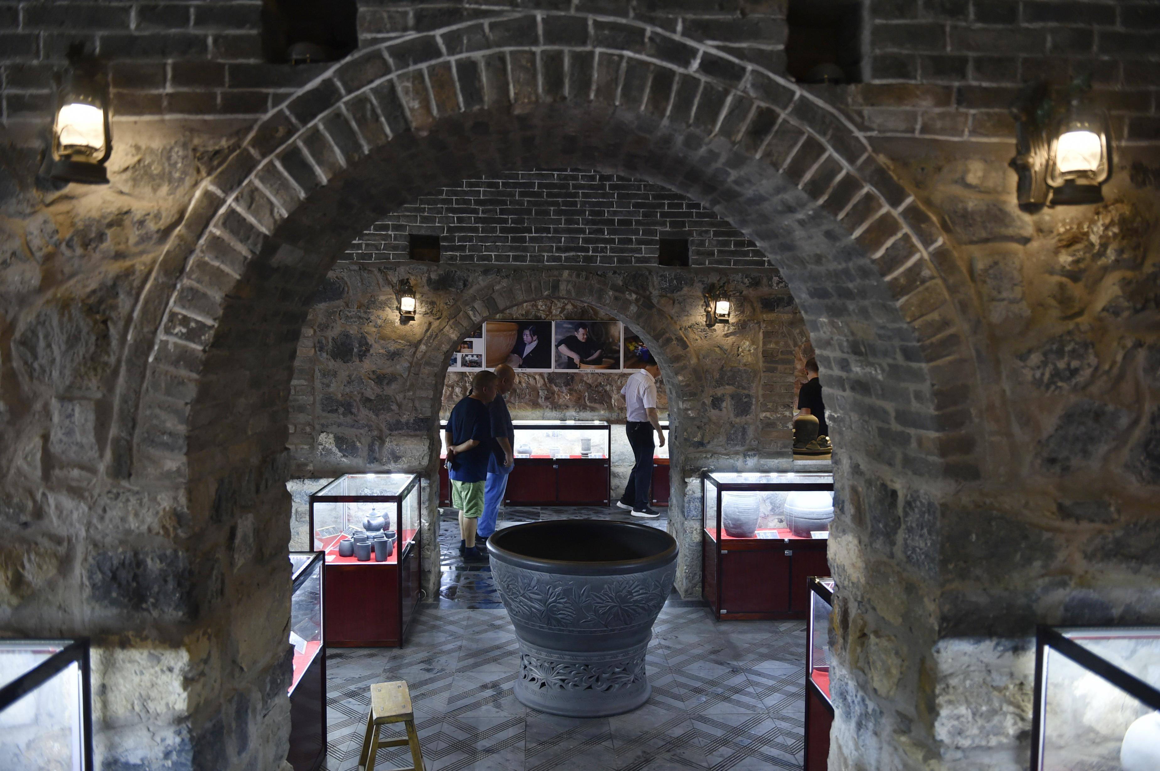 (经济)河南沁阳:"陶乡窑火"助力乡村振兴_黑陶_盆窑村_新华社