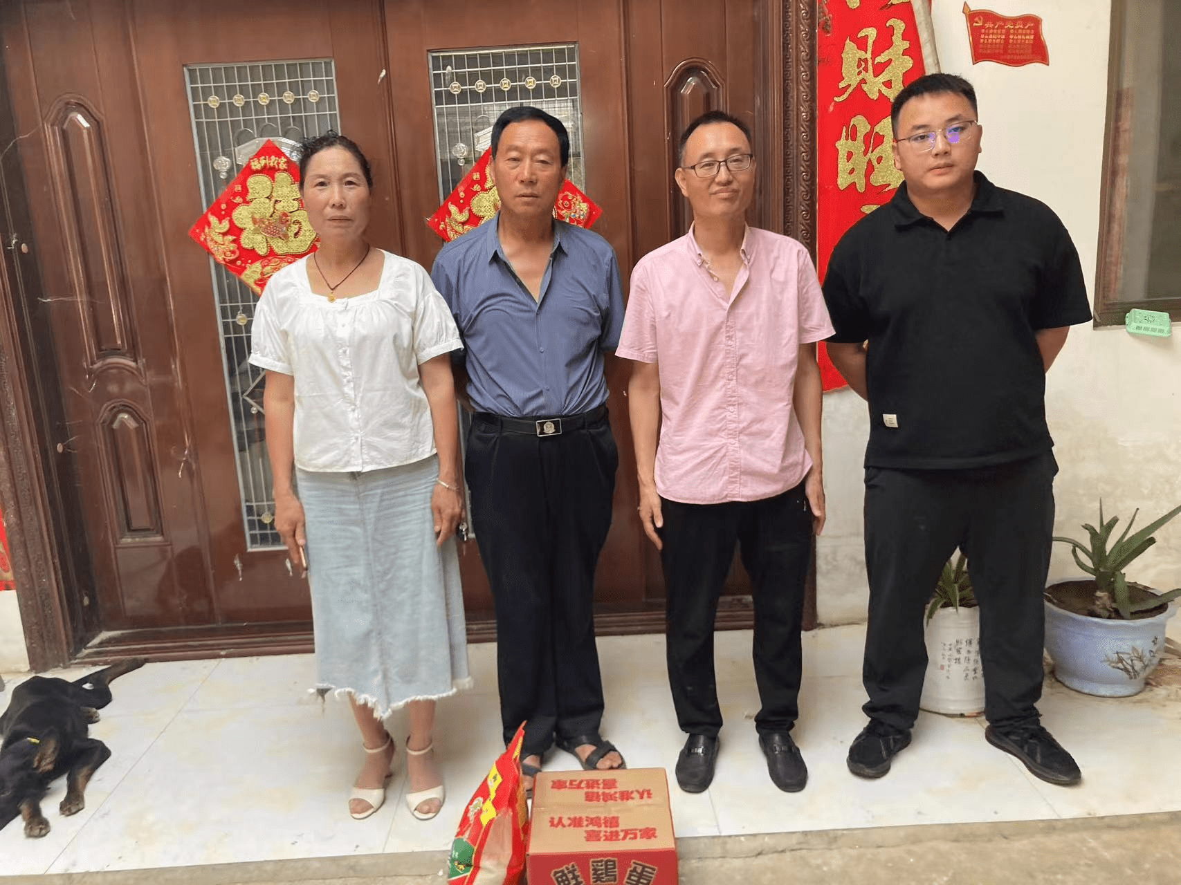 镇平县曲屯镇:送温暖 献爱心 "八一"慰问显真情