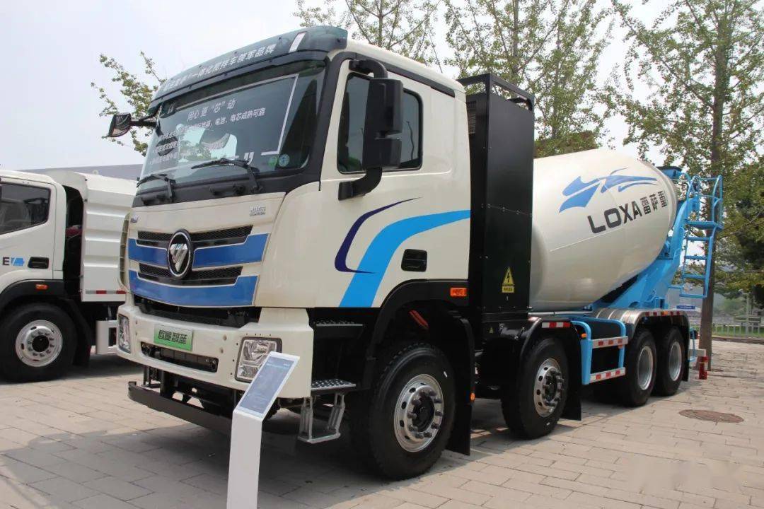 欧曼gtl-e 8×4 282kwh搅拌车欧曼行星 4×2 282kwh环卫车更多详细