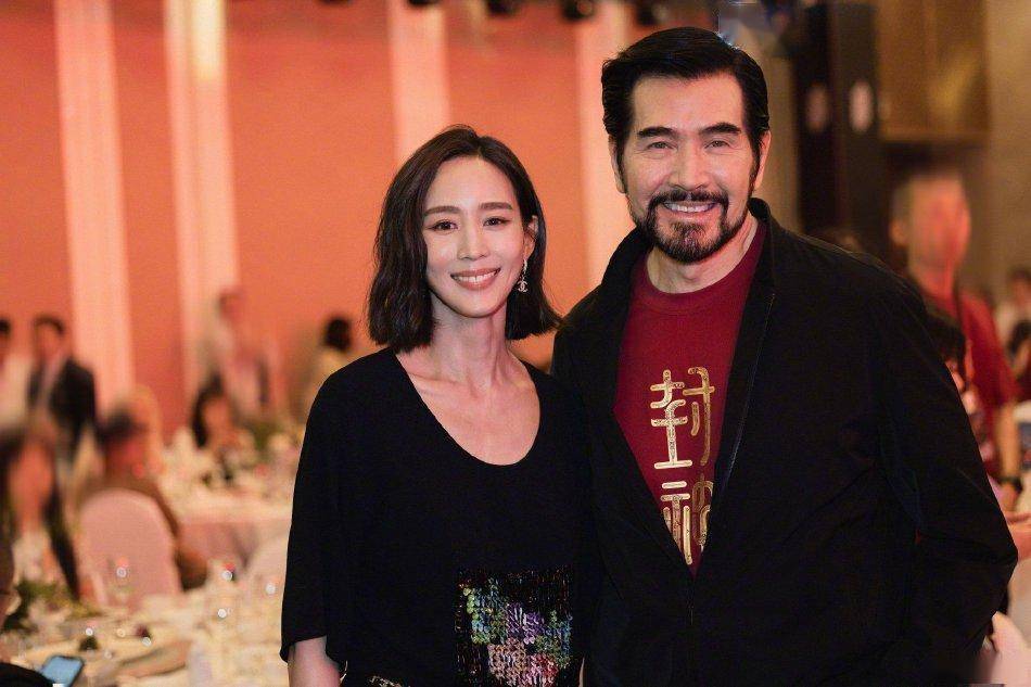 活久见:张钧甯晒费翔温婉合影,两人曾合作《白色巨塔》!
